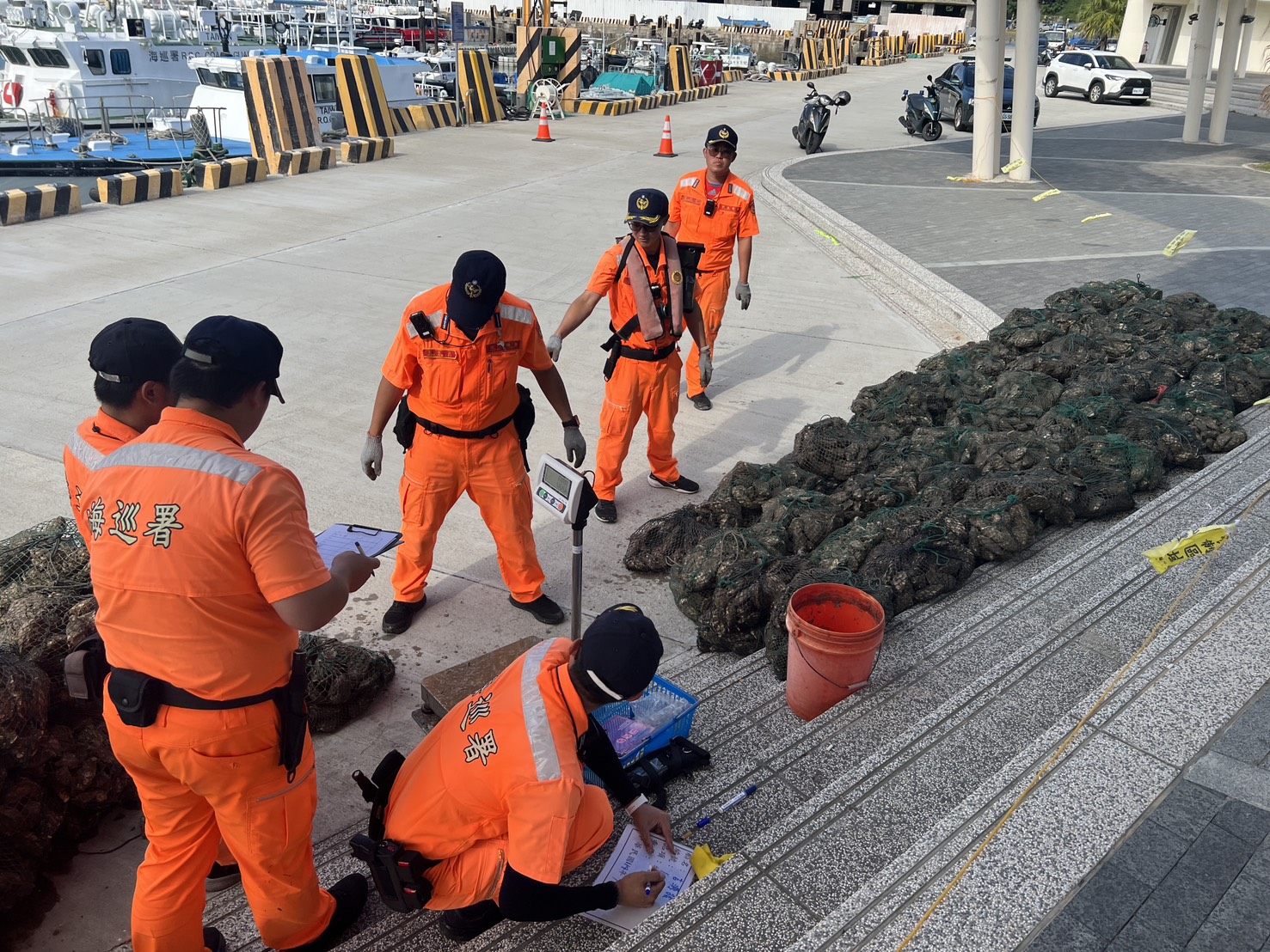 不肖業者走私牡蠣遭逮捕 海巡查獲逾5公噸，保障漁民權益與民眾健康