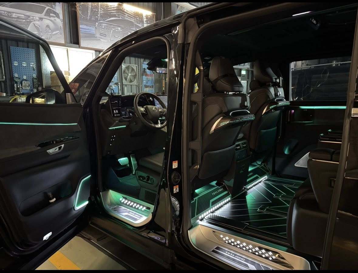 航空座椅、隔音、電子升級一次到位 桃園商務車改裝推薦