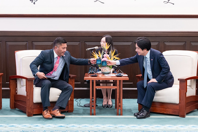 賴清德總統接見馬紹爾群島外長康仁德　盼持續深化臺馬各領域合作　共同提升經濟韌性