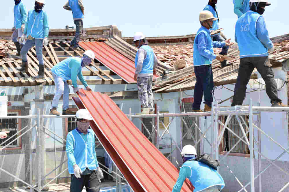 黃偉哲偕同賴清德總統視察將軍災後修繕  感謝民間善舉助災民重建家園