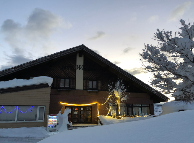 從滑雪到住宿都完美！走入雪國歐風童話，日本妙高「溫莎莊園Hotel」在銀白山林中等你 日本妙高住宿滑雪首選