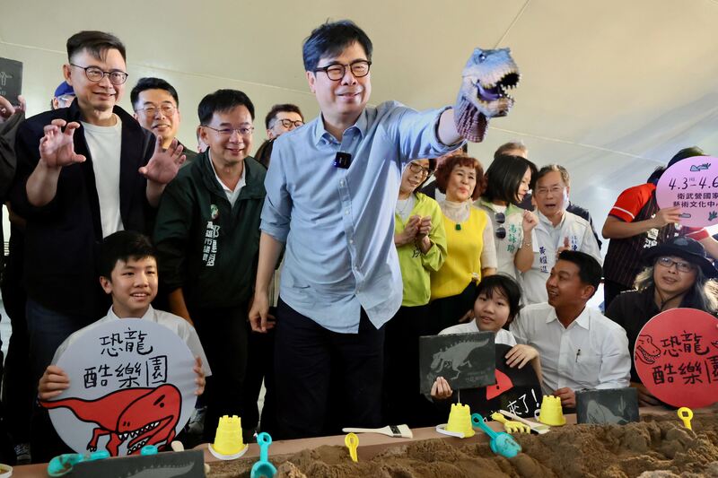 陳其邁市長出席高雄恐龍酷樂園開幕　親子人潮爆滿掀熱潮