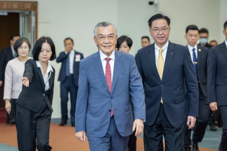 外交挑戰現場實錄：APEC南韓❌拒派官員接機林信義  臺韓外交面臨危機　我方臨危化解展現靈活外交實力