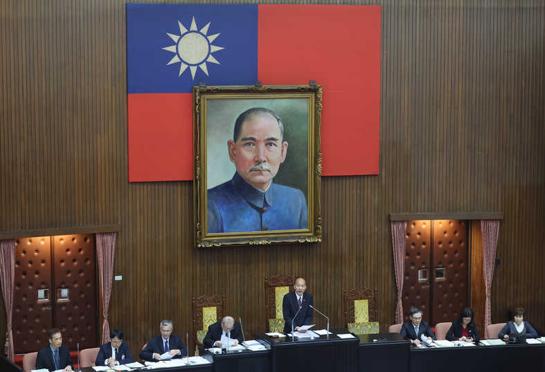 年金改革調整確立  立院三讀拍板停砍公立學校教職員年金　退休所得替代率提前止降引發關注