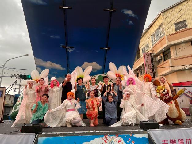 親子都瘋狂！紙風車《寶莉回家》學甲開演 臺南市長黃偉哲呼籲共創友善育兒城市