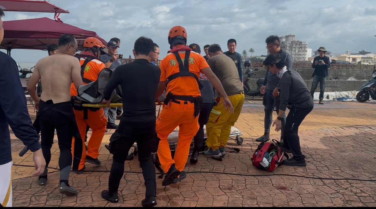 國中生屏東枋寮海域玩水遇強流　海巡署6人緊急救起　仍有1人失聯待尋