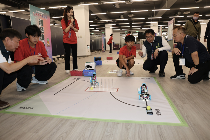 AI教育再升級！臺南舉辦AI機器人全國賽　黃偉哲勉勵學生以創意迎向科技新時代