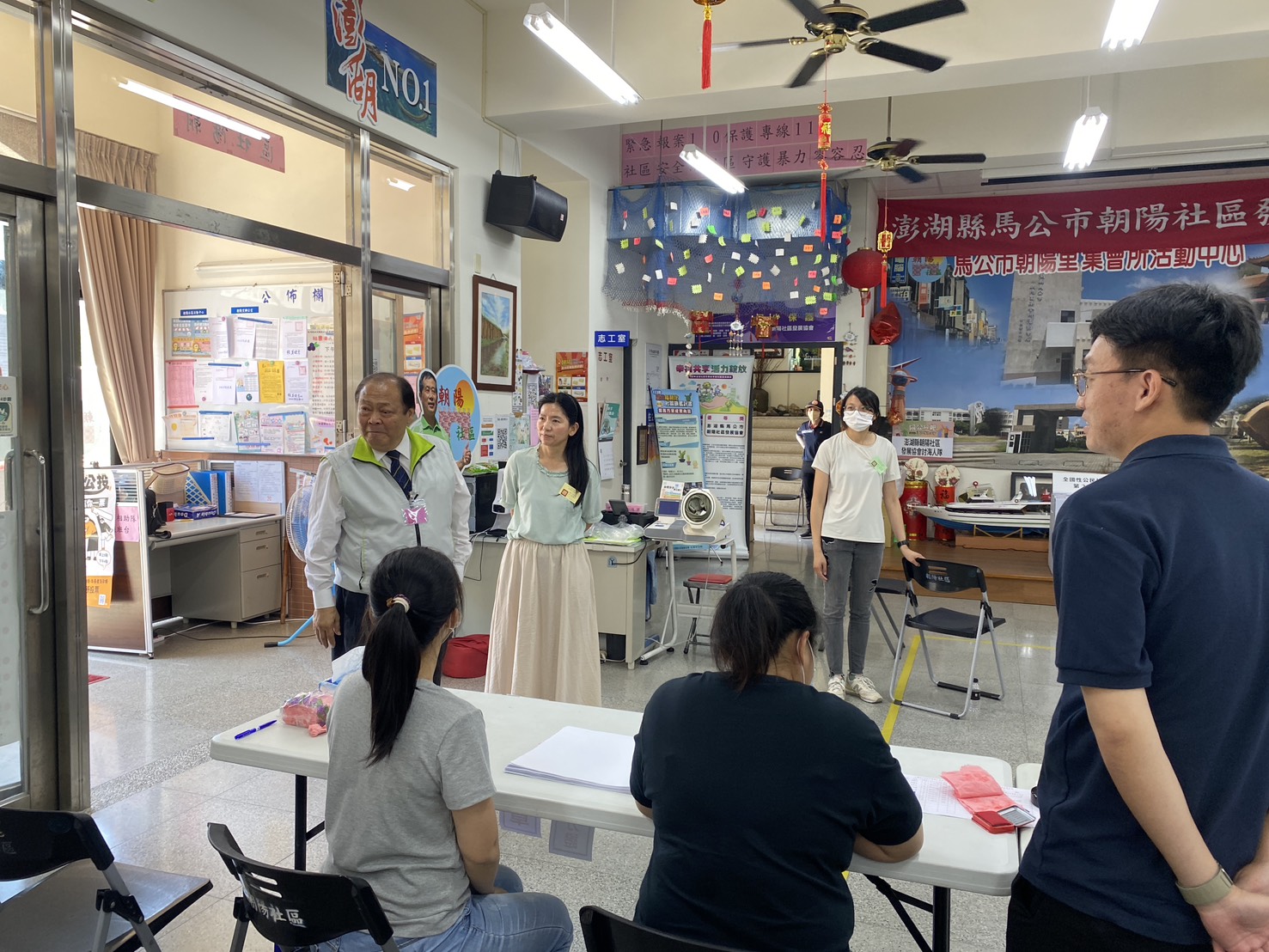 陳光復向選務人員表達感謝　呼籲鄉親踴躍投票 為國家未來發聲