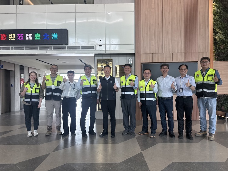 交通部長陳世凱視察臺北港土方收容作業　強調協助公共工程建設推進重要性