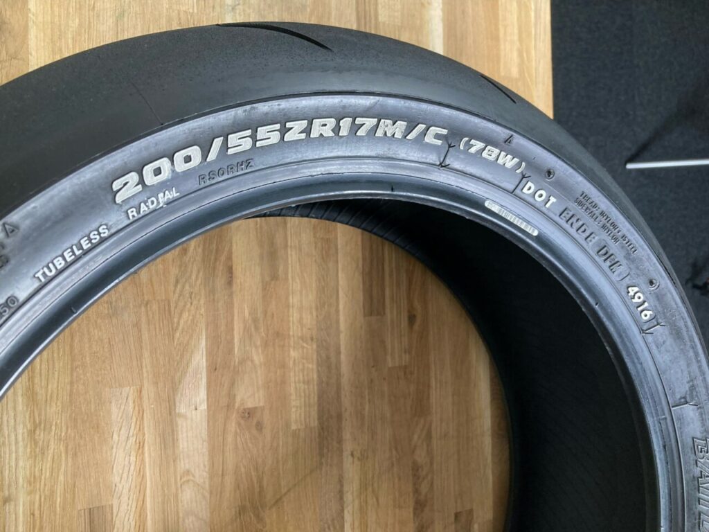 圖解輪胎標示 1到13項完整解析 駕駛必看安全指南