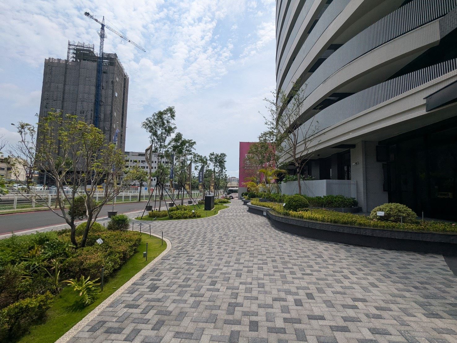 高雄都市發展局揭密開放空間設計，讓建築環境獲得有效調節與喘息