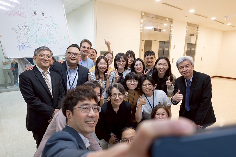 蕭美琴副總統參訪國衛院揭未來醫療藍圖　AI防疫與生技創新成焦點