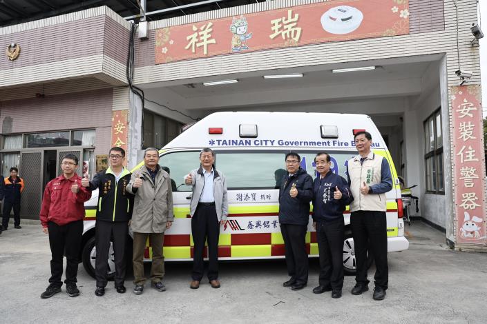鑫興鋁業實踐企業責任　捐贈高規格救護車推動臺南救護升級　黃偉哲讚有愛城市