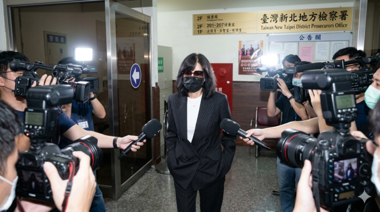 愛爾麗偷拍案持續延燒　診間針孔爭議擴大　劉貞華500萬交保稱「沒有受害者」　常如山遭聲押禁見