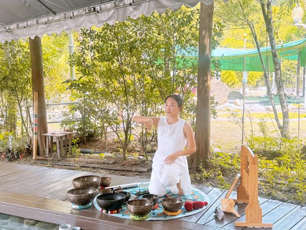 臺南湧泉頌音半日輕旅行：龜丹溫泉暖泉滋養搭配瑜伽舒展與頌缽療癒