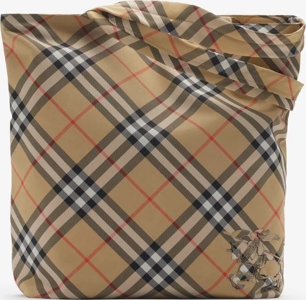 調查局經濟犯罪防制專案破獲BURBERRY仿冒手提包7000件及勞力士手錶等高價仿冒商品