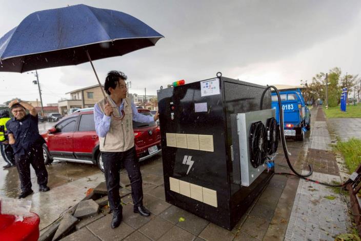 氫能支援臺南災區供電 賴清德總統視察並稱許臺南市府應變作為
