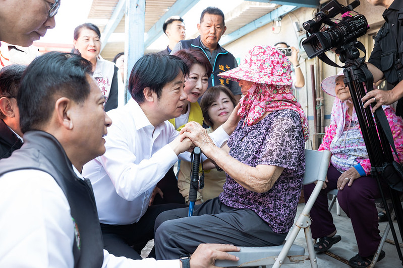 賴清德總統赴臺南關心災民　石綿瓦清運加速、房舍修繕同步推動全面重建
