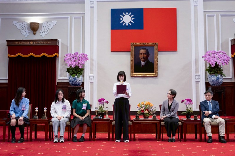 蕭美琴副總統接見資安女婕思與GiCS獲獎團隊　鼓勵青年運用創新科技面對資安挑戰，帶領臺灣走向國際前沿