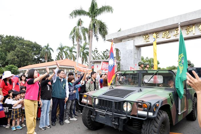 永康砲校完成最後搬遷 歡送儀式中黃偉哲感謝73年守護地方、開啟城市新篇章