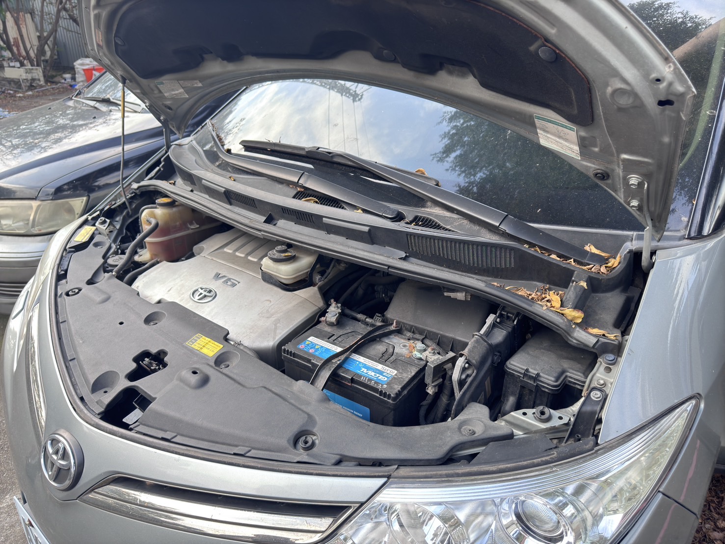 自動擋汽車電池遇到沒電何解？教你快速解套，免叫拖車省大錢