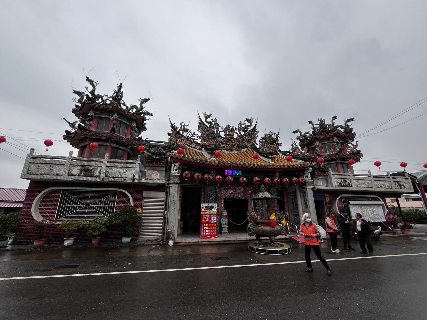 13日現勘報告出爐，臺南市文化局緊急加固並加裝防護網，保護下茄苳旌忠廟文物