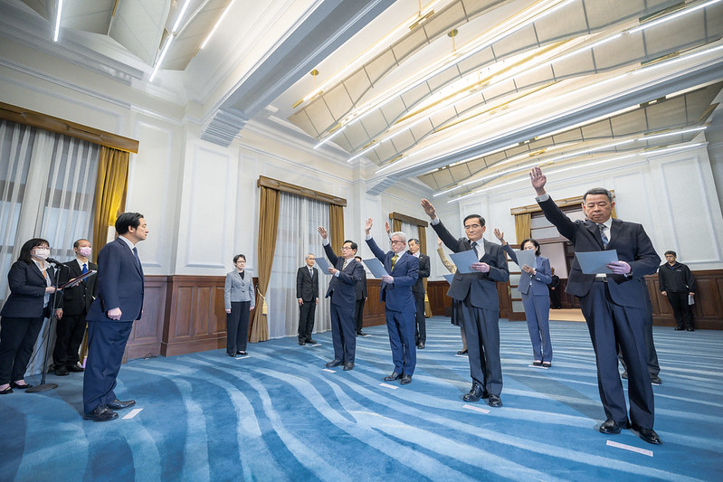 在新任行政院、考試院、監察院及駐外大使宣誓典禮上，賴清德總統勉勵恪守憲政體制、善盡國家責任，三院人事到位