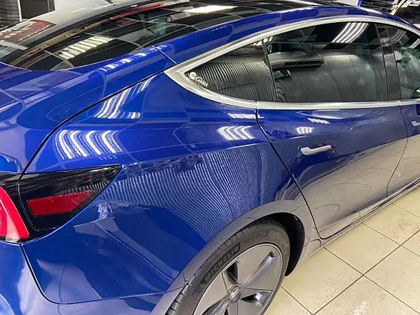 汽車隔熱紙透光度正式法制管理　交通部公布新車隔熱紙新規範、前擋70%、前側40%1月底實施