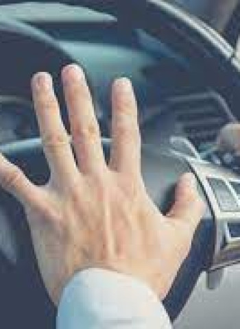 隧道內違規超車頻傳 小心荷包失血又危險