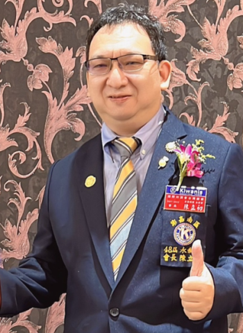 模型裡築夢，公益中實踐初心—專訪華廈建築模型公司董事長、國際同濟會永新同濟會前會長 -  陳立初