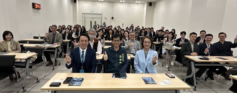 外交部率未來外交菁英前往臺南沙崙智慧綠能科學城參訪　透過實地交流強化臺灣科技外交實力與國際競爭力