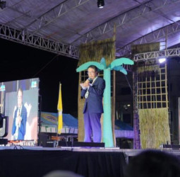 臺南市長黃偉哲出訪阿克蘭省70週年慶 城市外交結合長灘島觀光推廣「下一站台南」