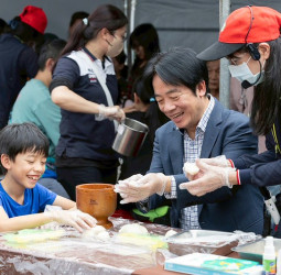 賴清德總統出席凱道農玩節活動　肯定農業部推展食農教育成效　鼓勵國人支持在地農產消費