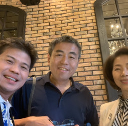中正企管黃正魁主任交流威進國際張力潔總經理　探索產學合作與AI教學發展