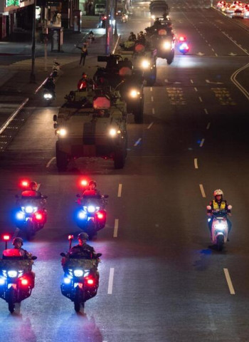 憲兵戰備偵巡結合反無人機　雲豹裝甲車街頭部署強化中樞防護