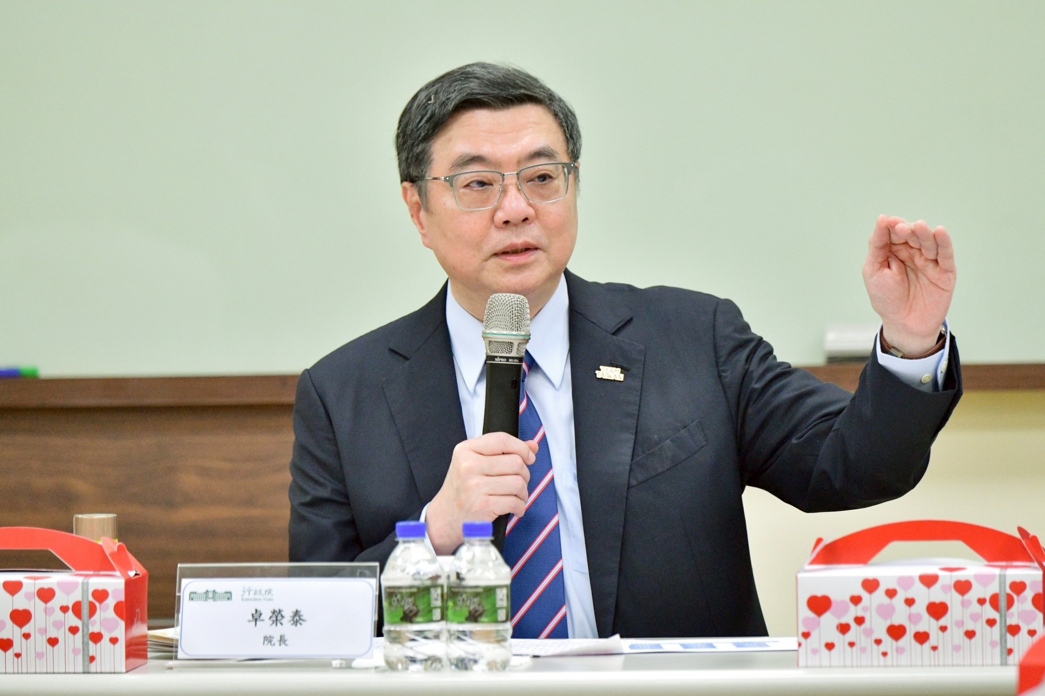 高雄航太產業座談會中，行政院長卓榮泰肯定我國高科技精密製造實力，為競逐太空領域奠定基礎