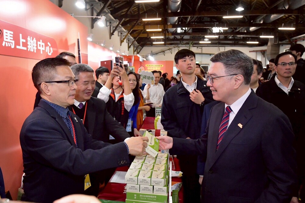 行政院長卓榮泰親臨中小微企業多元振興發展計畫成果發表會開幕　提出加大力道助企業國際拓展與升級轉型