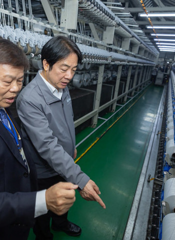 賴清德總統與彰化聚隆纖維業界對話　政府推動紡織業升級、提升中小微企業競爭力