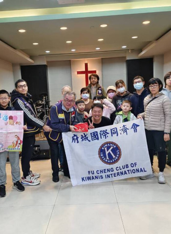 寒冬送暖十年不間斷　國際同濟會澎嘉南區府城同濟會攜手教會關懷臺南弱勢家庭兒童