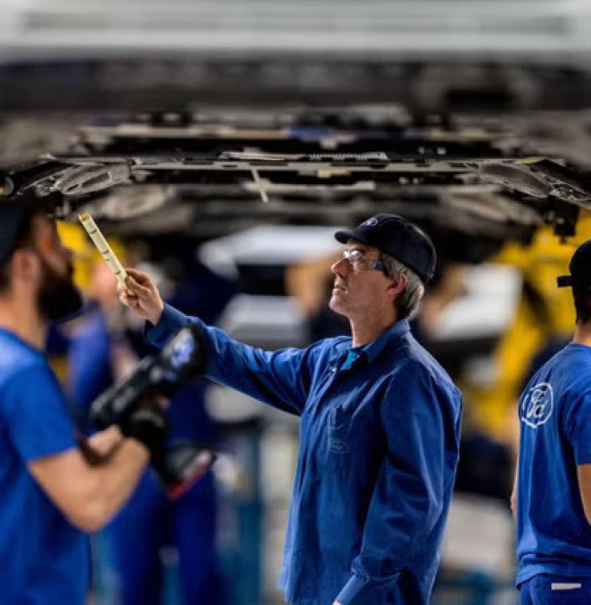 年薪380萬也無人應徵，福特Ford執行長揭露美國製造業藍領人才斷層與汽車維修技師缺工危機