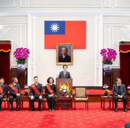 賴清德總統接見消防英雄鳳凰獎楷模　推動政策投入資源守護消防員的健康與權益