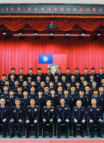海巡署守護力量注新血、專業預備軍官班67名學員結訓授階　高雄教育訓練測考中心培育海疆新戰力