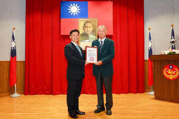 高雄興達港海巡基地舉行捐贈儀式　耿利企業捐150件救生衣力挺海巡第一線勤務安全