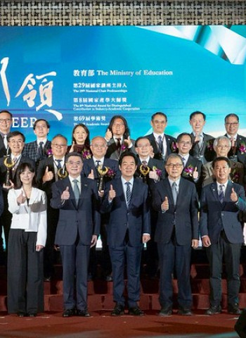 賴清德總統親自頒發國家講座主持人獎及國家產學大師獎　表彰卓越貢獻並推動高教投資培育頂尖人才提升臺灣競爭力
