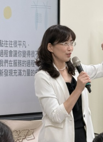 中正大學魏惠娟教授與李藹慈教授攜手推動候鳥共學　建立澎湖高齡學習與樂齡教育新典範