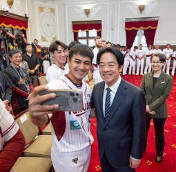 賴清德總統親迎樂天桃猿　表揚2025年中華職棒總冠軍成就並分享臺灣棒球運動產業策略