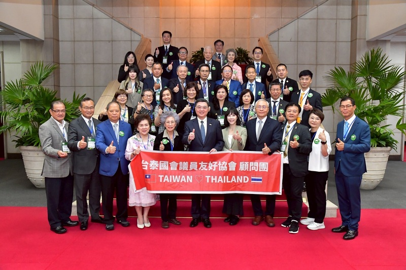 行政院長卓榮泰接見泰國台泰國會議員友好協會顧問團　推動十三項國家戰略產業提升臺泰民主供應鏈合作韌性與競爭力