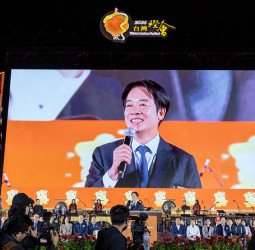 賴清德總統現身「2026台灣燈會在嘉義」開燈典禮　邀國人共賞燈會、以節慶光影點亮希望與未來