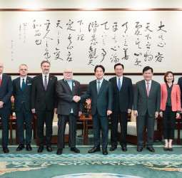 賴清德總統會見波蘭前總統華勒沙　表示臺灣將發揮良善力量成為全球民主韌性重要貢獻者