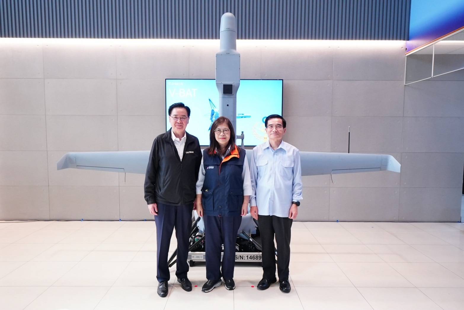 海巡國慶展演亮新武器 MARTAC無人艇、JUMP 20無人機首度公開亮相